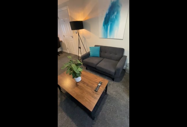 Three Ensuite Room's Closer to Town Centre Main Photo