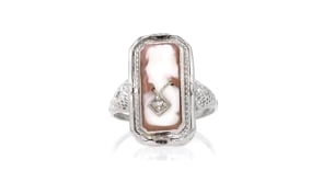 C. 1950 Vintage Brown Shell and Onyx Flip Ring with Diamonds in 14kt White Gold