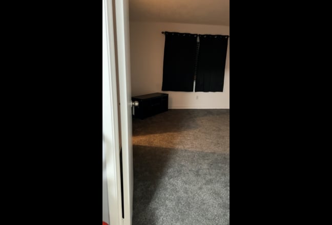 Spacious room  Main Photo