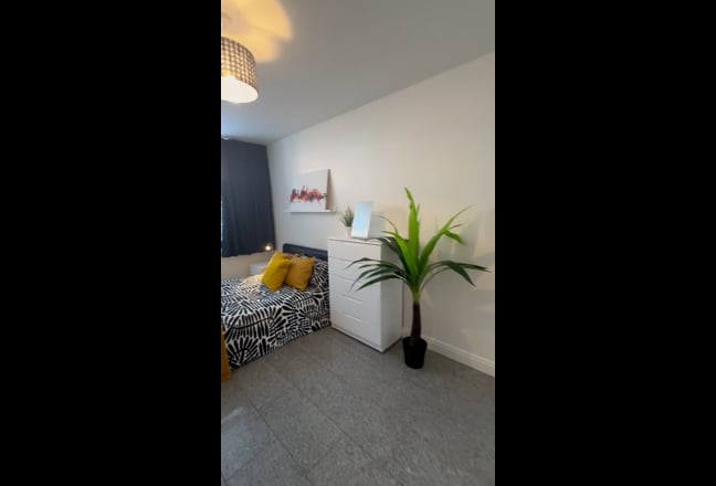 Beeston large double room, Bills Inc, off-suite  Main Photo