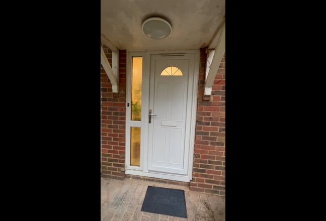 Newly Renovated 6-Bedroom House (HMO) Main Photo