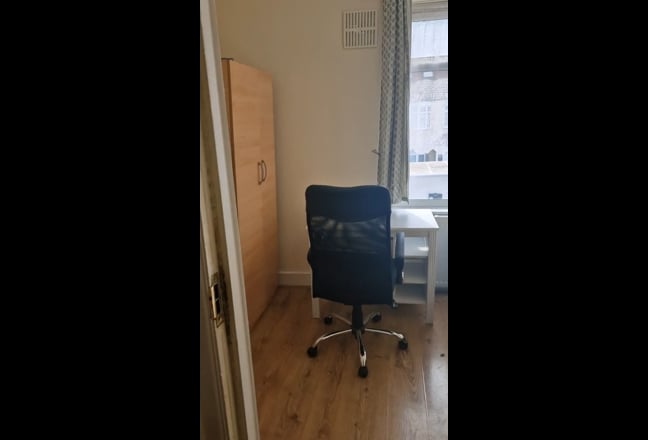 Single Room to Rent in Shared house, Edmonton N18  Main Photo