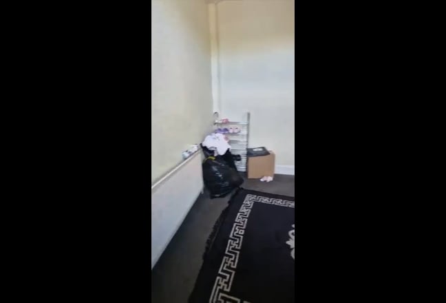 2 Double Bedrooms in a 3 bedroom house.  Main Photo