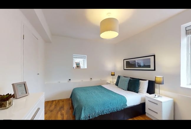 Lizzie Line W3 flat. All inclusive bills, WIFI Main Photo