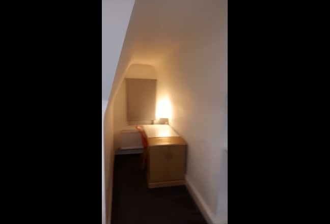 A Modern Refurbished Ensuite Room available 4 rent Main Photo