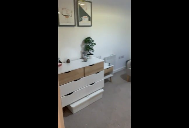 Clippers Quay: Modern Room w Amenities & Tram Link Main Photo