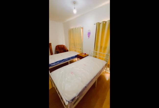 🏠 Room Available – Master Bedroom Main Photo