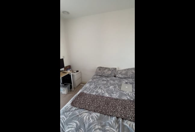 1 Room Available - Modern Flat in East London Main Photo