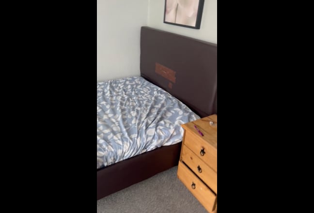 Large En Suite Room 🧡  Main Photo