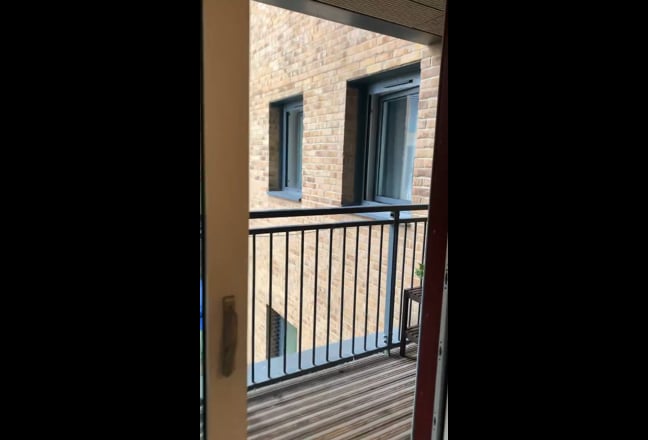 Almost a one bedroom flat! In Dalston Square Main Photo