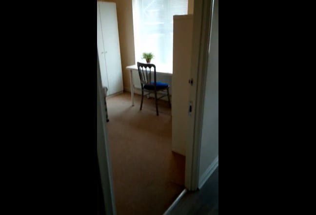  Double Room £450 inclusive bills Main Photo