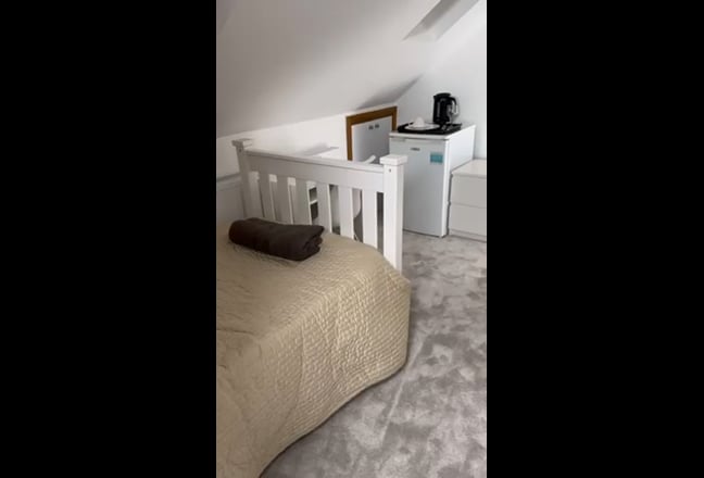 Amazing Single En-Suite Main Photo