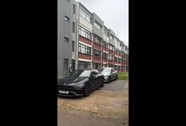 Fab 1 bed ground floor flat with balcony in Ewell Main Photo