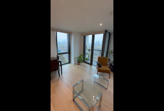 Bright and cozy room available in central London Main Photo