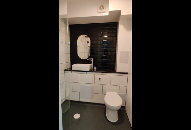 Modern house with garden, living room - bills inc Main Photo