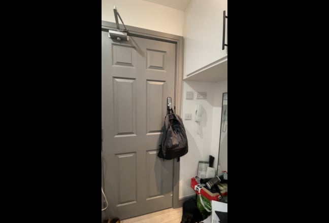 Single Room Ensuite £750 All-in Greenford Main Photo