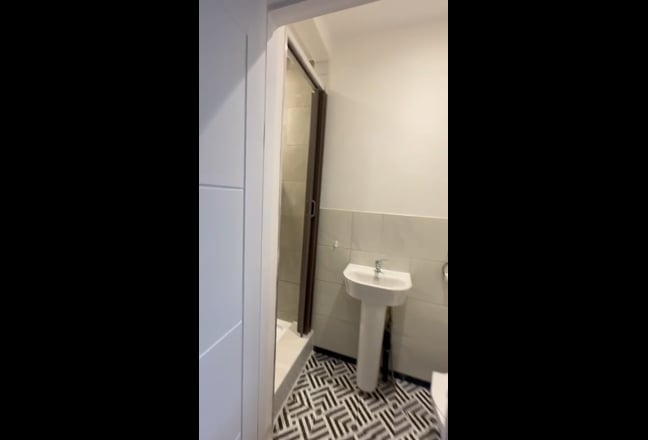 N suit  room for rent in central Harringay  Main Photo