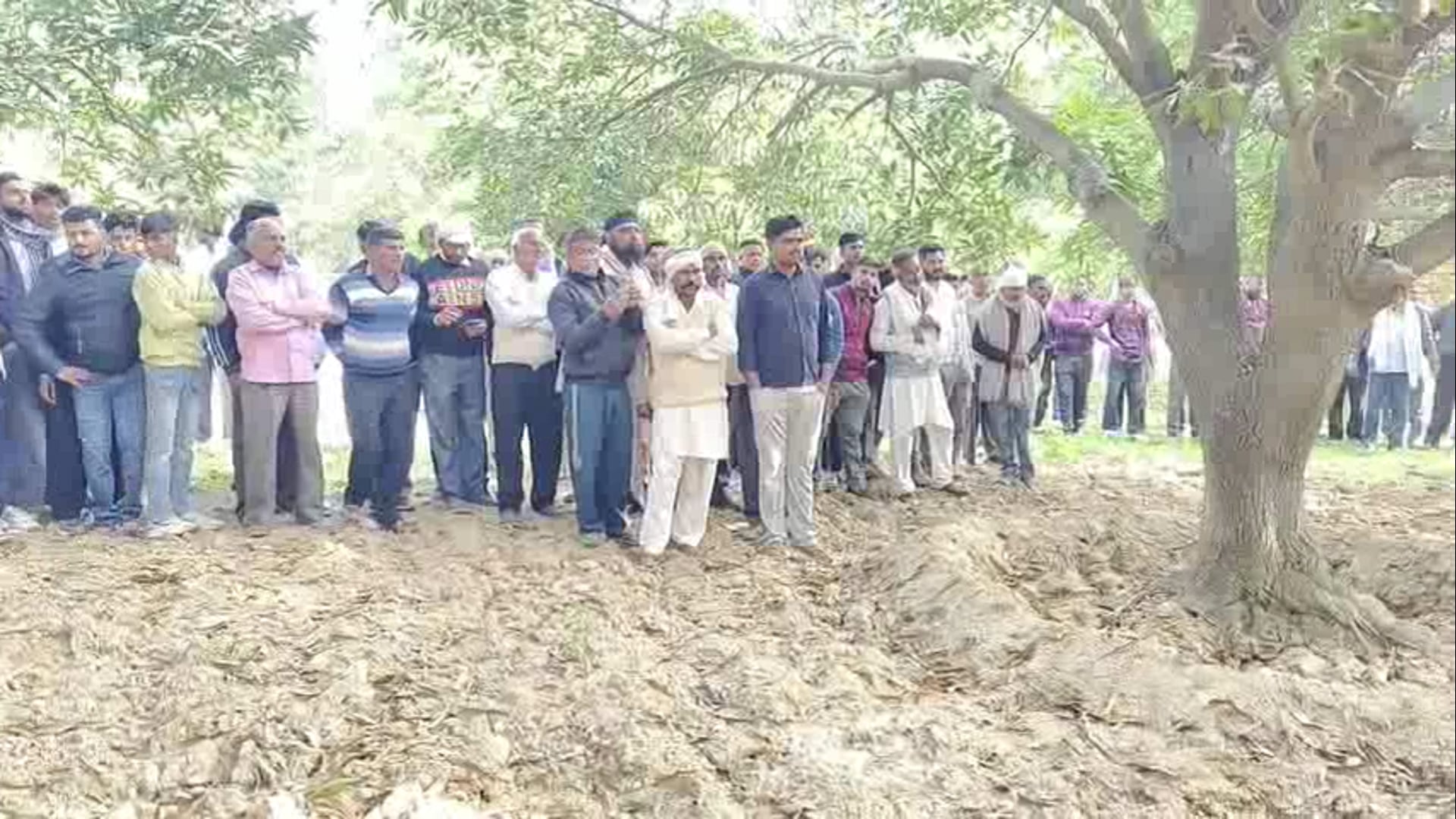 भगवानपुर! आम के पेड़ से लटका मिला छात्र का शव! पुलिस जांच में जुटी!