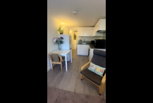 Beautiful Self-contained 1 Bedroom Annexe Main Photo