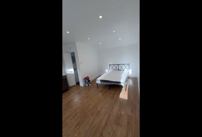 Brand new Studio available  Main Photo