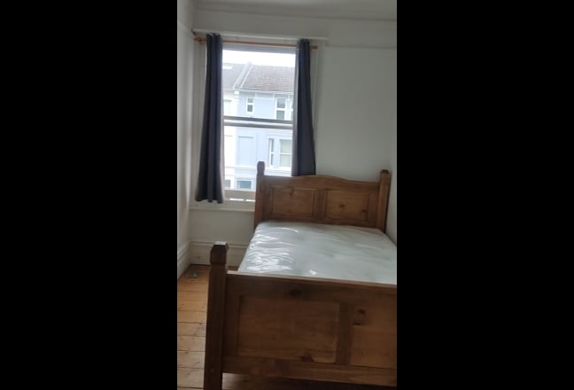 Room in 8 bed HMO house share Main Photo