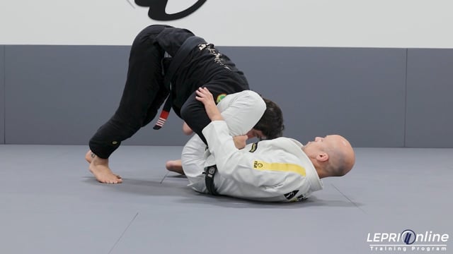 Knee Cut Attempt to Back Club to Pass