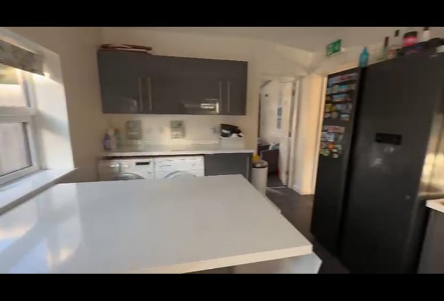 West Bridgford spacious, furnished double bedroom  Main Photo