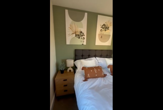 Premium Fully Furnished NEW En-suite Double Room  Main Photo