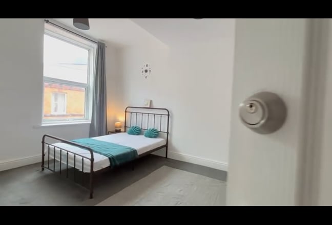 Rooms Available - Luxury Town Centre Apartment Main Photo