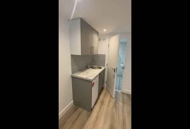 Studio Room Available - All Bills Included Main Photo