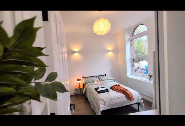 Refined Double Rooms in Prime Ealing W52LA Main Photo