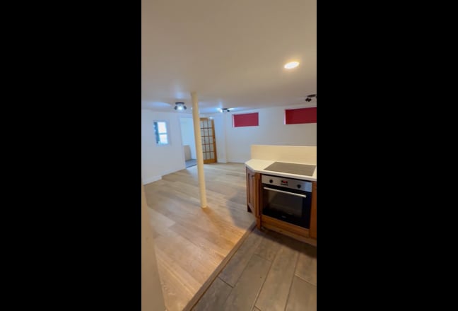 Self contained part furnished flat Main Photo