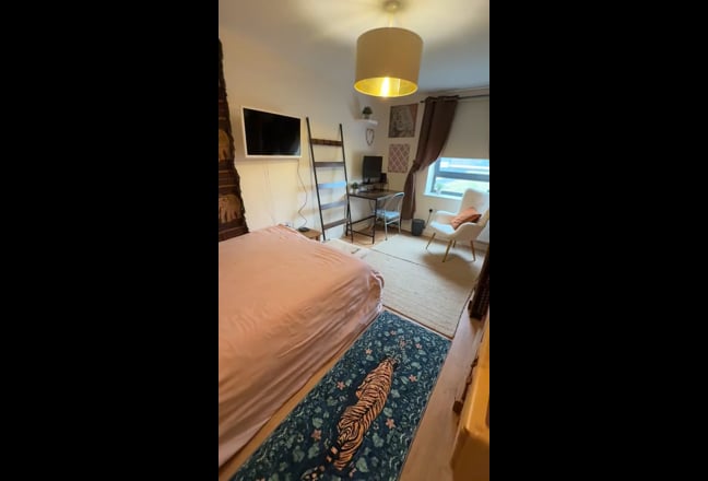 Gorgeous Double Bedroom from 1st April 2026 Inc  Main Photo