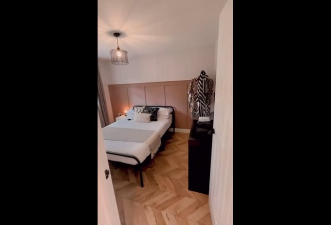 Double bedroom in townhouse Main Photo