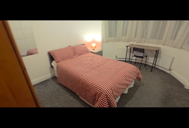 New spacious room in Southall Main Photo