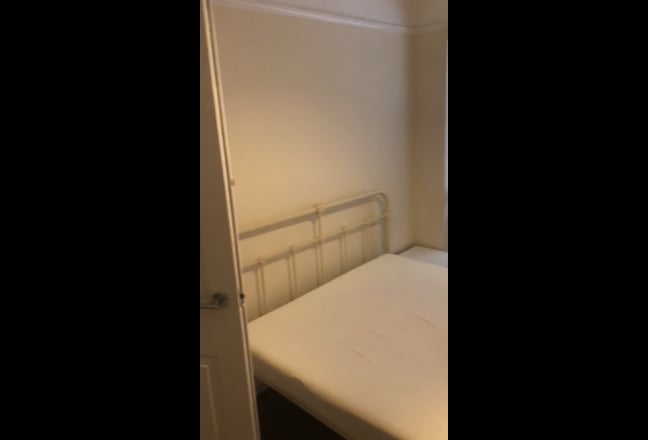 A large,bright double room CB1 .  Main Photo