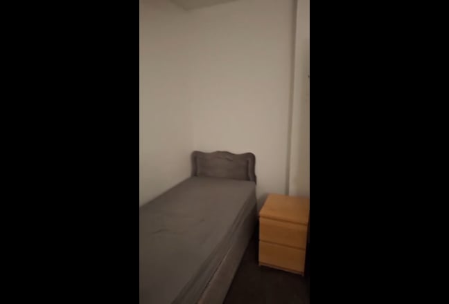  G20 furnished  room  for  rent
 Main Photo