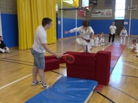 El campionat de salts de taekwondo reuneix més de dos cents esportistes a l'Escala