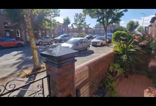 Spacious Double Bedrooms - with Private Bathrooms  Main Photo