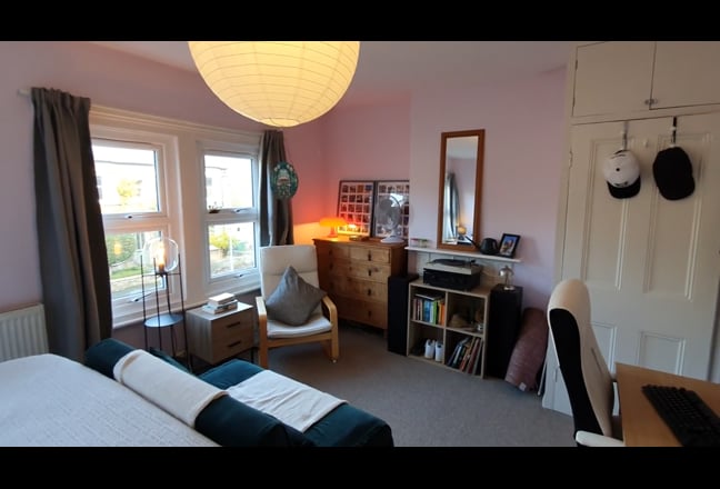 Furnished Large Double Room Chesterton Main Photo