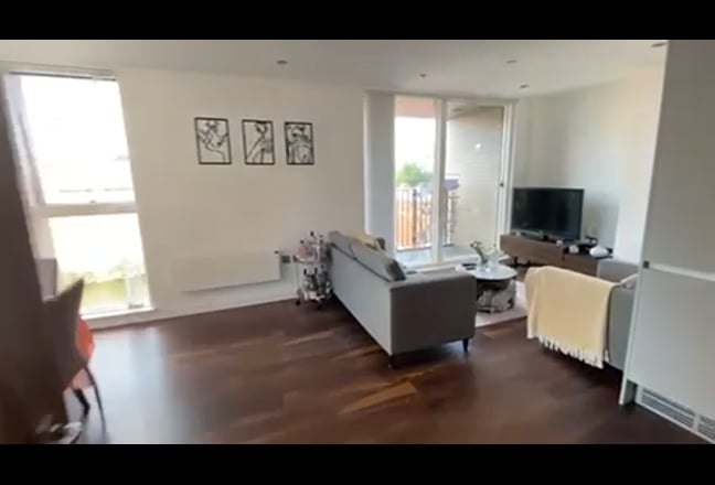 2 spare rooms in a 3 bed flat  Main Photo