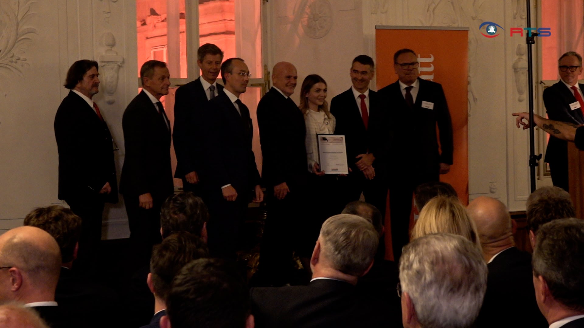 raiffeisenverband-salzburg-erneut-fuehrender-vermoegensverwalter-oesterreichs