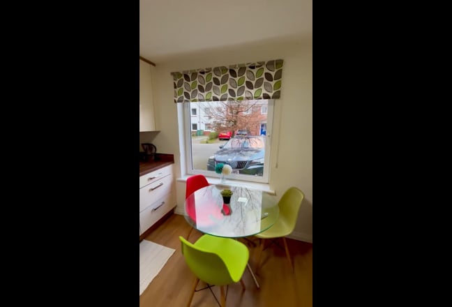 Stunning king size with en-suite & cleaner £875pm Main Photo