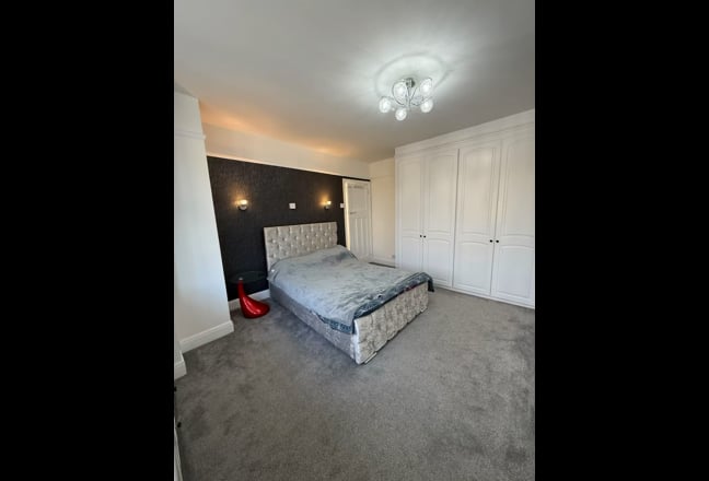 Professional and premium 2 rooms Bills included  Main Photo