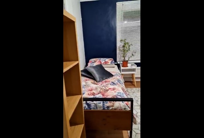 Professional Single Room close  to Outlet Centre Main Photo