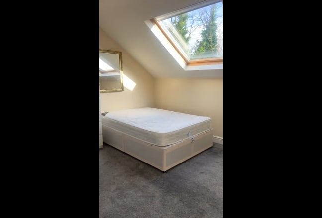 Unique and peaceful room Main Photo