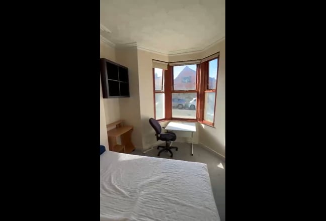 🌟 Lovely Room in Spacious Victorian House  Main Photo