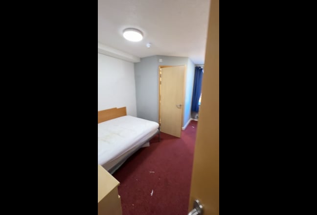 No Deposit! Student Double Room Near Coventry Uni  Main Photo
