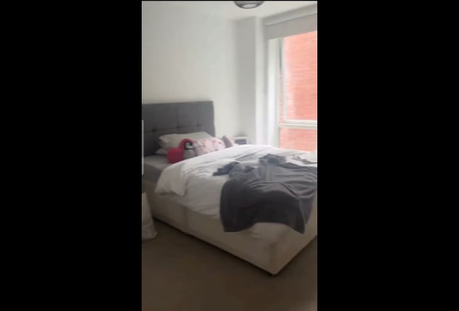 Room with private bathroom in 2 bed 2 bath flat Main Photo