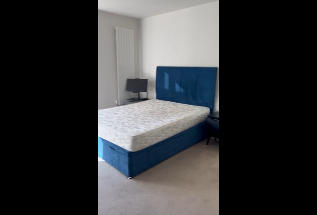 💫En-suite Room in Modern 2-bed 2-bath Apartment Main Photo